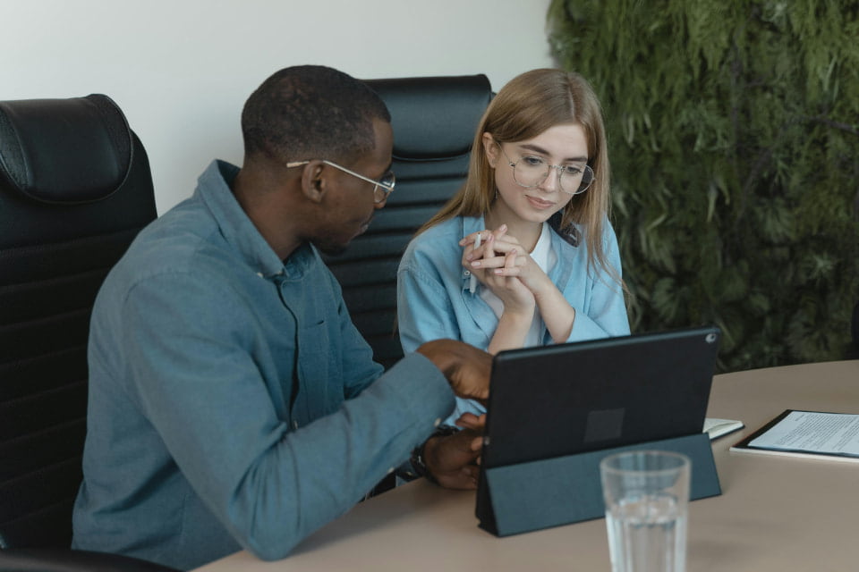 man helping woman showing how to get divorce help